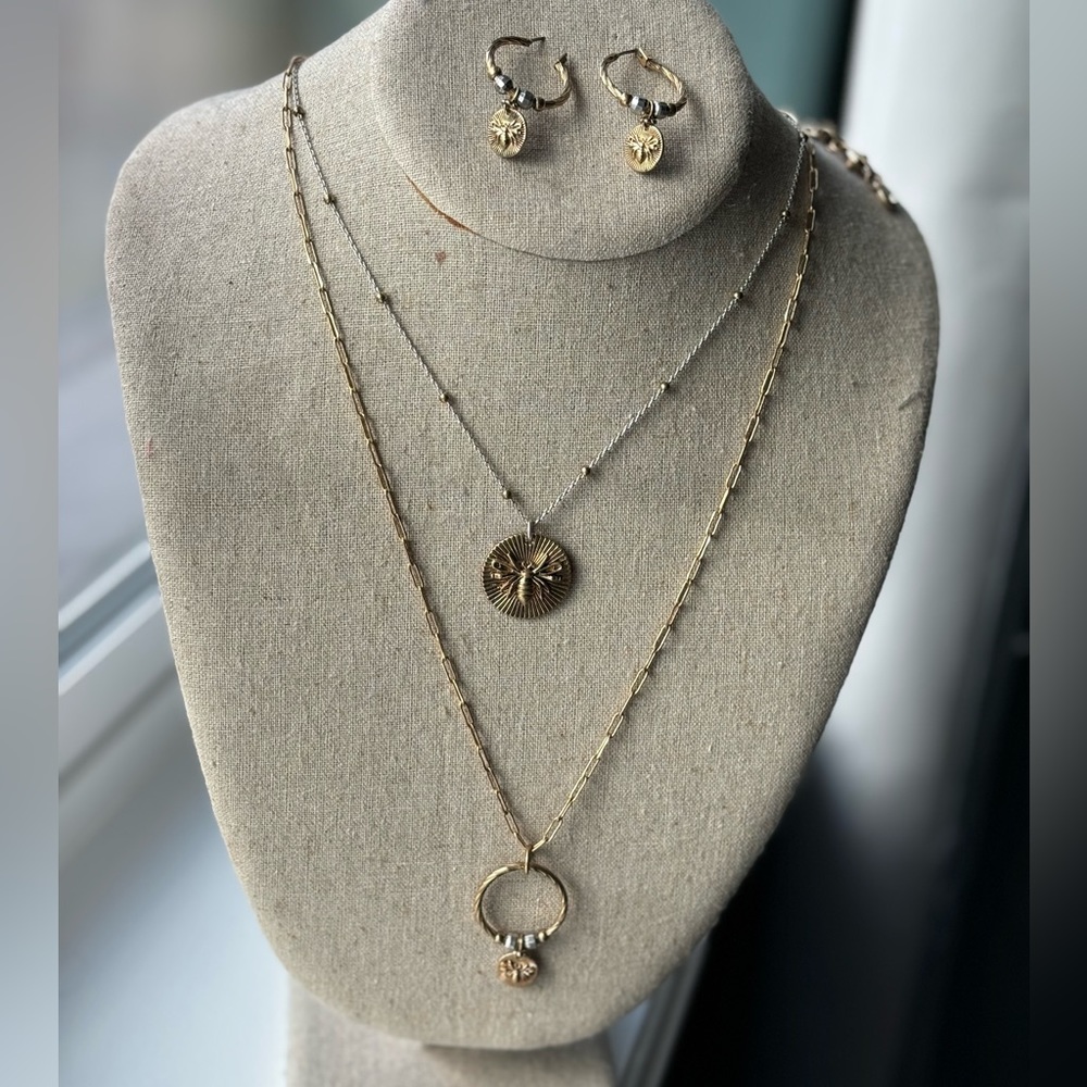 Cabi bee necklace and earrings set